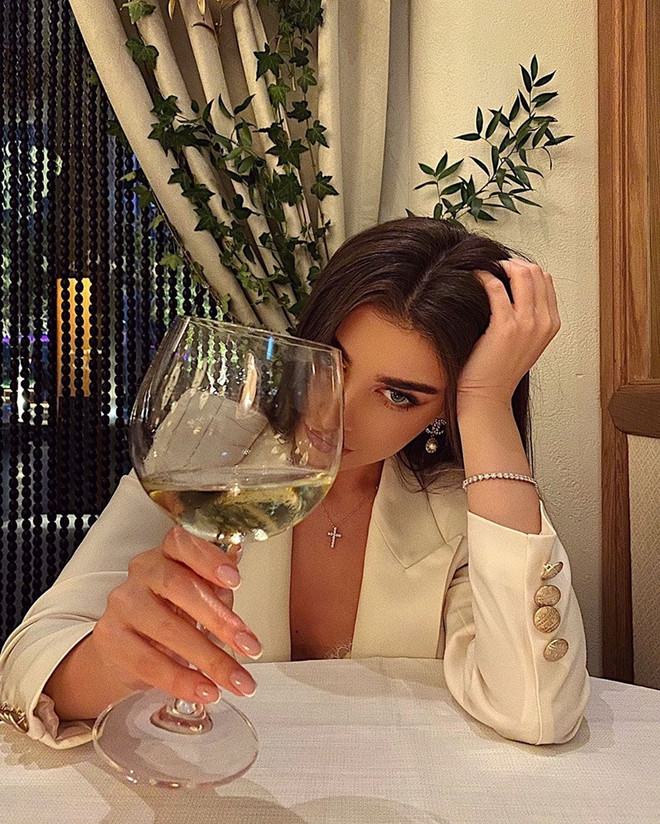 Bí quyết giúp đẩy lùi làn da xỉn màu, khô căng sau một đêm say ảnh 1