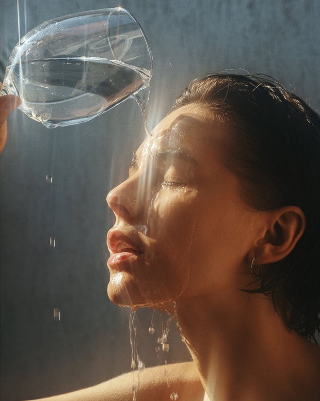 Bí quyết giúp đẩy lùi làn da xỉn màu, khô căng sau một đêm say ảnh 2
