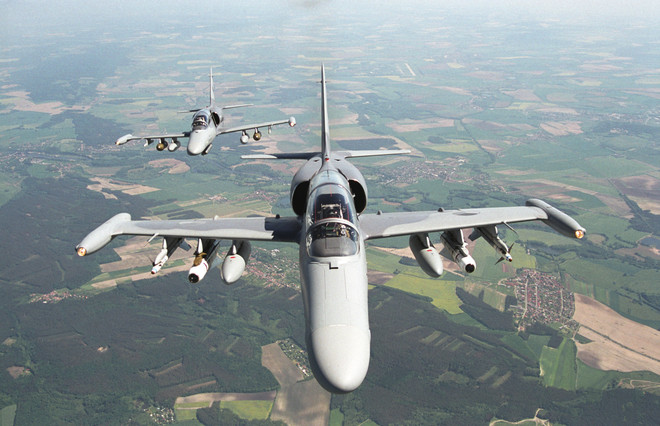 Iraq tiếp nhận lô máy bay quân sự đầu tiên từ Cộng hòa Séc ảnh 1