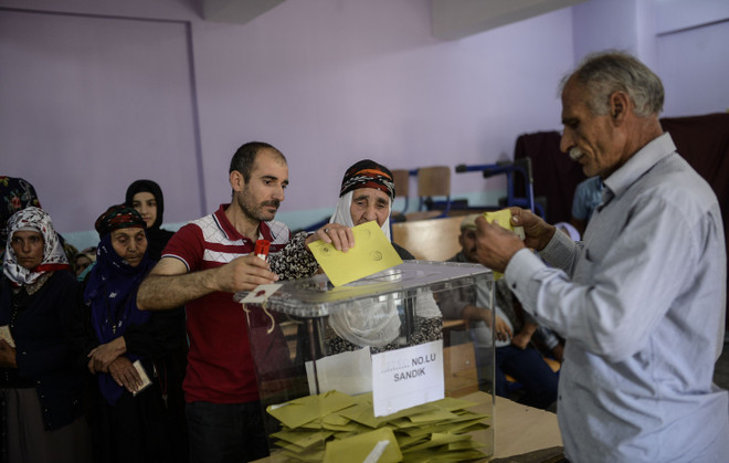 Gần 54 triệu cử tri Thổ Nhĩ Kỳ bỏ phiếu bầu quốc hội khóa mới ảnh 1