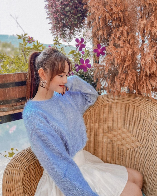 Hết giãn cách xã hội, dàn mỹ nhân Việt xúng xính váy áo đi du lịch ảnh 1