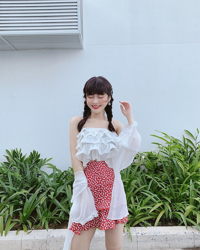 Hết giãn cách xã hội, dàn mỹ nhân Việt xúng xính váy áo đi du lịch ảnh 17