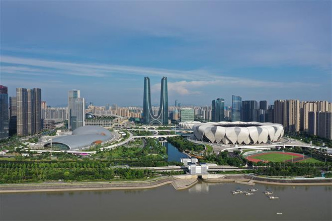 Quang cảnh Trung tâm Thể thao Hàng Châu phục vụ Đại hội Thể thao châu Á lần thứ 19 (2023) ở Hàng Châu, tỉnh Chiết Giang, Trung Quốc, ngày 16/9. (Ảnh: THX/TTXVN) Thể thao Trung Quốc thống trị ASIAD nhưng vẫn mơ HCV Bóng đá ảnh 1