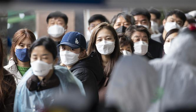 Hàn Quốc: Tích trữ khẩu trang trái phép có thể bị phạt tù 2 năm ảnh 1