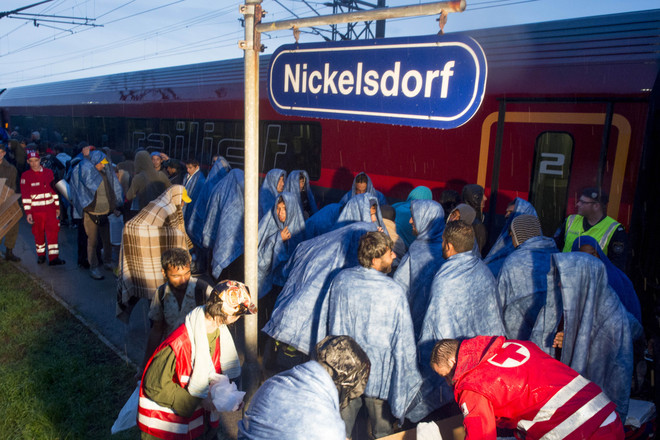 Đức: Liên minh cầm quyền bất đồng về khủng hoảng người tị nạn ảnh 1