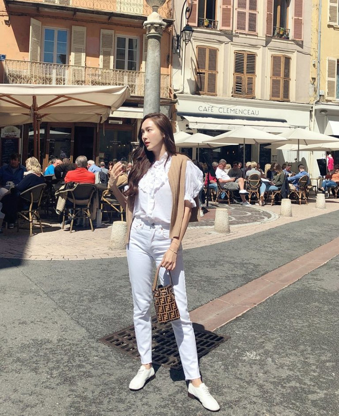 White-on-white: Từ khóa hot nhất tuần chinh phục quý cô thời trang ảnh 9