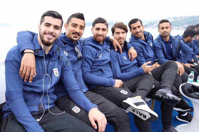 Vừa đến Nga, tuyển Iran gây “xốn xang” vì vẻ ngoài quá đẹp trai ảnh 10