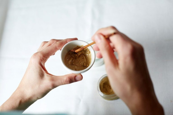 Loại mặt nạ được yêu thích nhất của phái đẹp vòng quanh thế giới ảnh 6