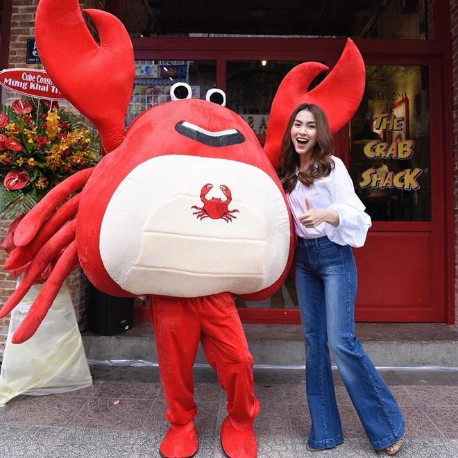 Mỹ nhân Việt diện đồ gợi cảm, khoe vòng eo “thắt đáy lưng ong" ảnh 5