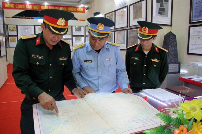 Triển lãm bản đồ và tư liệu về Hoàng Sa, Trường Sa tại Hải Dương ảnh 1