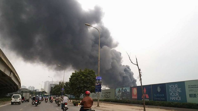 [Photo] Cháy cực lớn tại chợ Quang, Thanh Liệt, Hà Nội ảnh 2