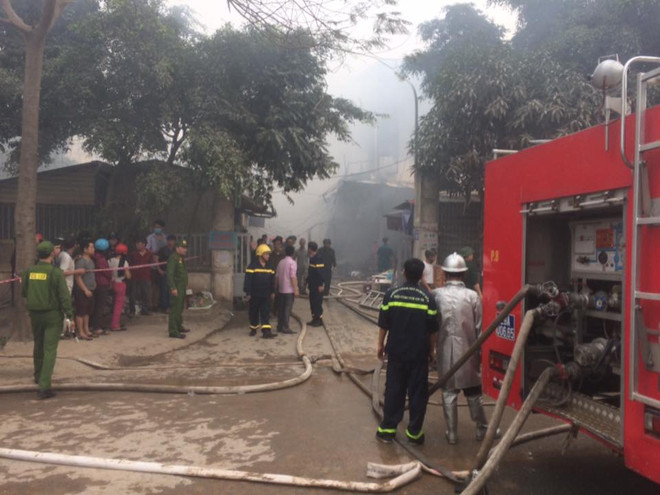 Hà Nội: Đang cháy cực lớn ở chợ Quang, Thanh Liệt ảnh 4