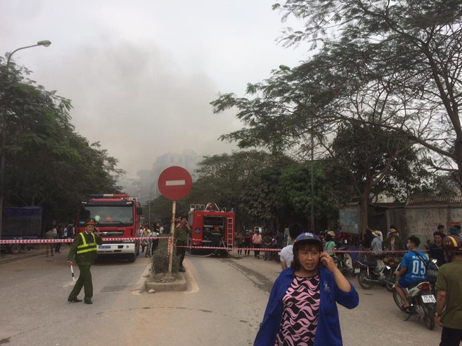 Hà Nội: Đang cháy cực lớn ở chợ Quang, Thanh Liệt ảnh 3