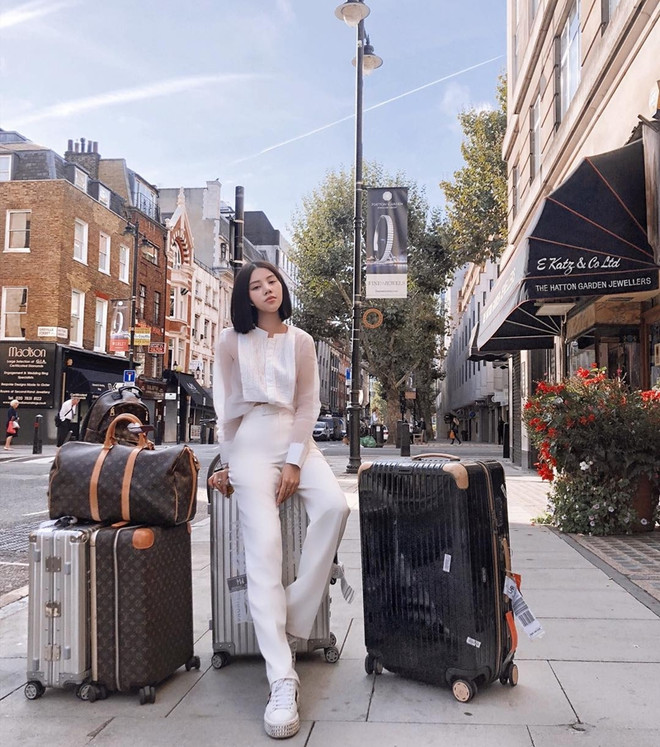 Hà Hồ, Hà Tăng “đọ sắc” cùng Thanh Hằng với street style đẹp ngất ngây ảnh 12