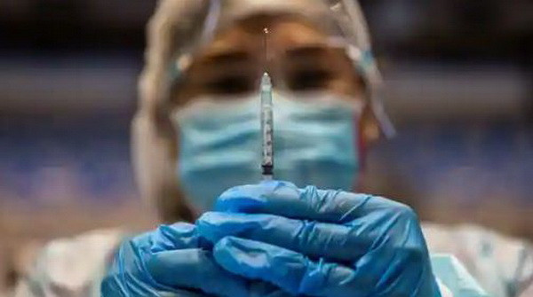 Dịch COVID-19: Nga cho phép sử dụng vaccine 1 liều Sputnik Light ảnh 1