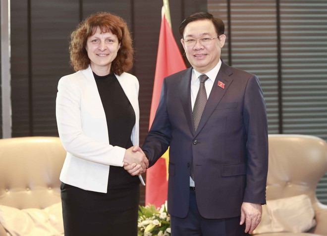 Chủ tịch Quốc hội tiếp lãnh đạo tập đoàn kinh tế Bulgaria, Đan Mạch ảnh 2