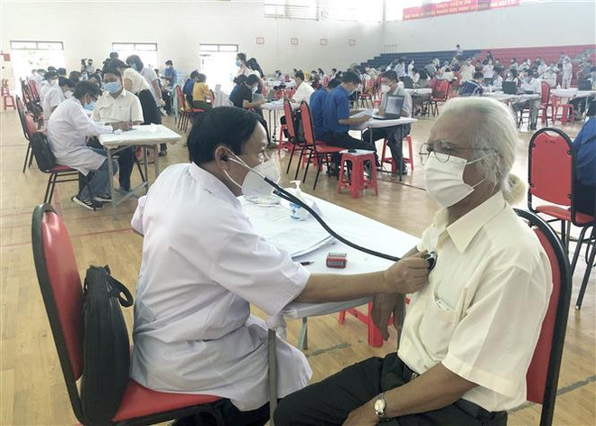 Cuộc chiến chống tin giả mạo, sai lệch về vaccine phòng COVID-19 ảnh 3