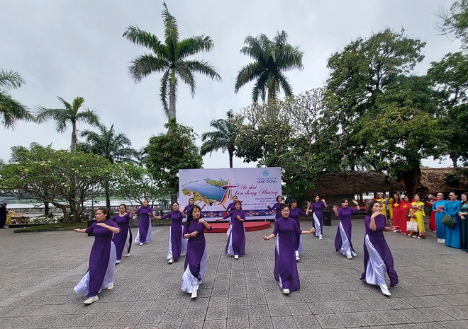 Tri ân dòng Hương - Lễ hội văn hóa đặc sắc của người dân Cố đô Huế ảnh 1