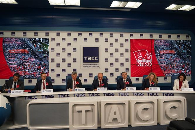 Nhiều hoạt động kỷ niệm 30 năm thành lập Đảng Cộng sản Liên bang Nga ảnh 2