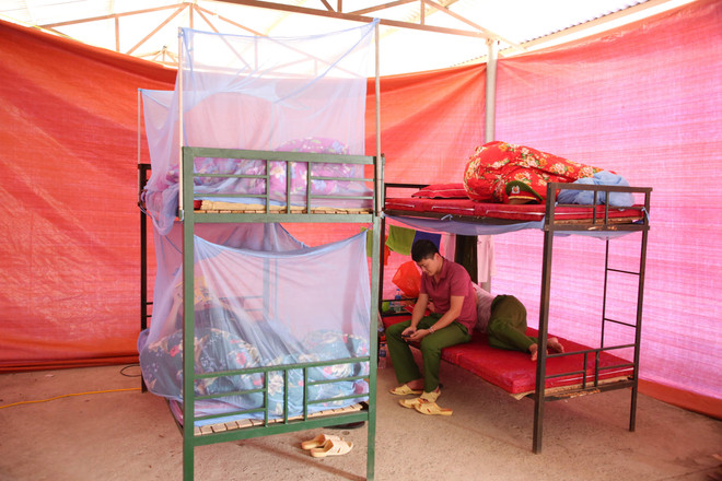 Chuyện chưa kể về những người 'không ngủ' gác chốt chống 'giặc' COVID ảnh 1