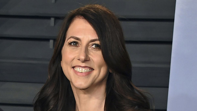 Vợ cũ tỷ phú Jeff Bezos ủng hộ hơn 4 tỷ USD hỗ trợ nạn nhân COVID-19 ảnh 1