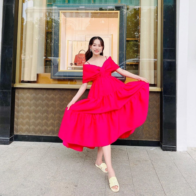 Thanh Hằng, Hà Hồ đọ street style nữ tính cùng dàn mỹ nhân Việt ảnh 19