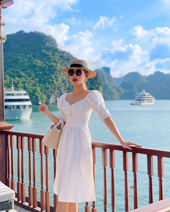 Thanh Hằng, Hà Hồ đọ street style nữ tính cùng dàn mỹ nhân Việt ảnh 8