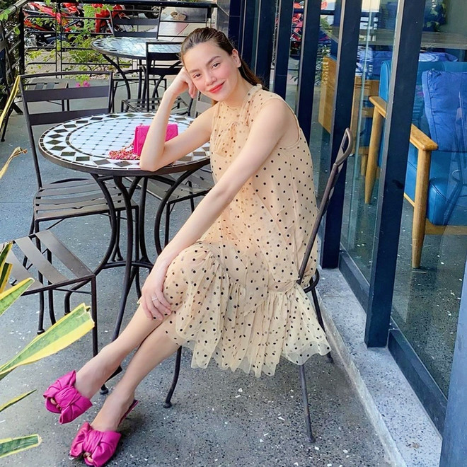 Thanh Hằng, Hà Hồ đọ street style nữ tính cùng dàn mỹ nhân Việt ảnh 1