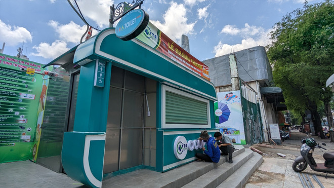 TP. HCM: Hai nhà vệ sinh thông minh đạt chuẩn quốc tế ASEAN ảnh 1