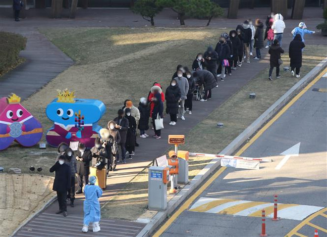 Dịch COVID-19: Thêm nhiều nước ghi nhận ca nhiễm biến thể Omicron ảnh 1