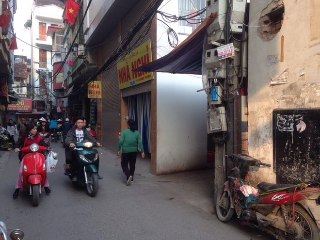 Cảnh sát cấp cứu kịp thời nam thanh niên tự tử trong nhà nghỉ ảnh 1