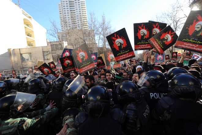 Các tiểu vương quốc Arab thống nhất hạ cấp quan hệ với Iran ảnh 1