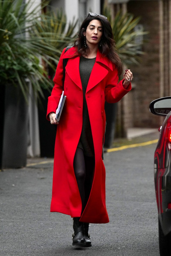 Beyoncé và Amal Clooney: Hai nàng bầu song thai với phong cách hút hồn ảnh 13