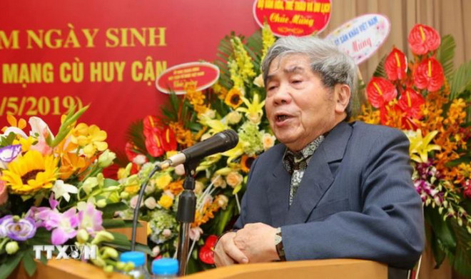 Giáo sư Hà Minh Đức (nguyên Viện trưởng Viện Văn học) đánh giá cao những đóng góp của nhà thơ Huy Cận đối với văn học hiện đại Việt Nam. (Ảnh: TTXVN) huy can2.JPG