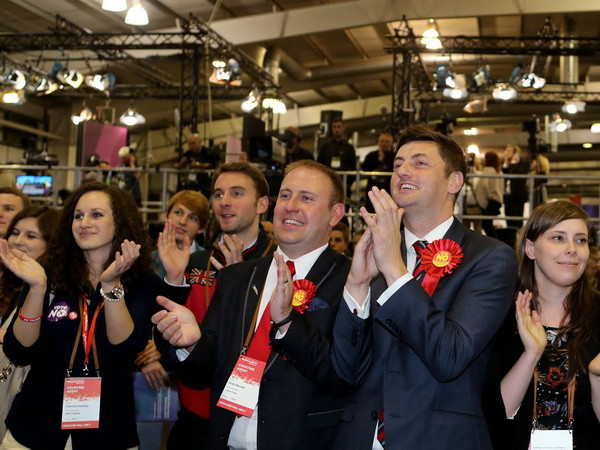 Anh kêu gọi cải cách hiến pháp sau trưng cầu ý dân Scotland ảnh 1