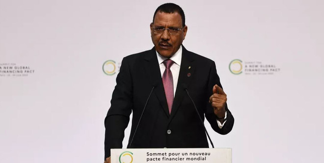 Lực lượng tinh nhuệ phong tỏa lối vào dinh thự của Tổng thống Niger ảnh 1