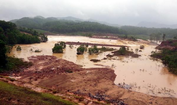 Vỡ đập thủy lợi Đầm Hà Động, di dời khẩn hơn 100 hộ dân ảnh 2