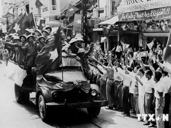 Sống lại không khí hào hùng ngày tiếp quản Thủ đô năm 1954 ảnh 1