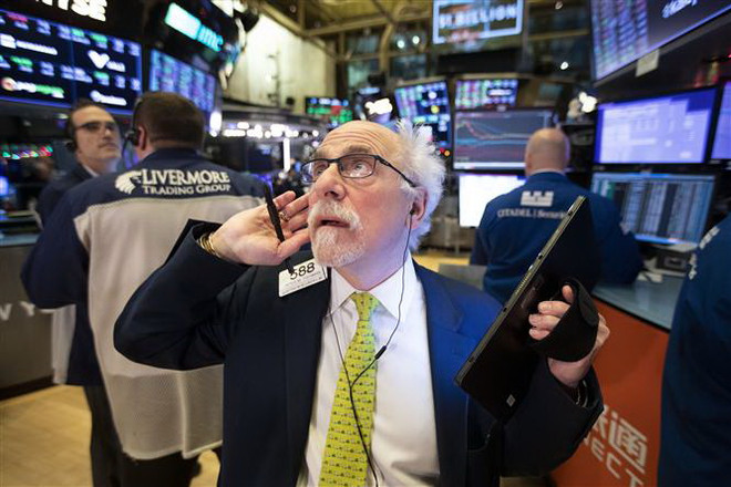 Chứng khoán Mỹ giảm điểm phiên cuối tuần sau khi lập kỷ lục ảnh 1