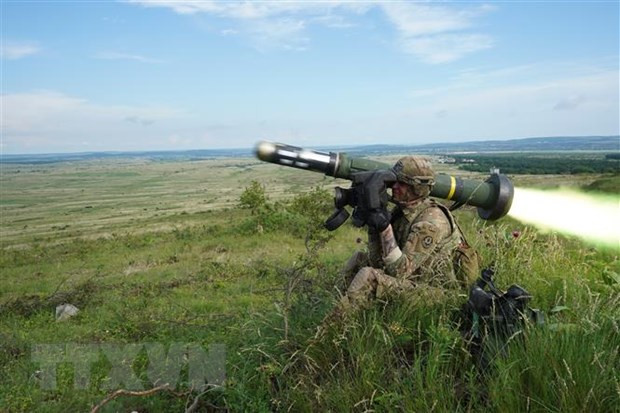 Binh sỹ Mỹ bắn tên lửa chống tăng Javelin trong cuộc tập trận năm 2019. (Ảnh: AFP/TTXVN) Litva xác nhận Mỹ sẽ triển khai binh sỹ đến nước này vào tháng 11 tới ảnh 1