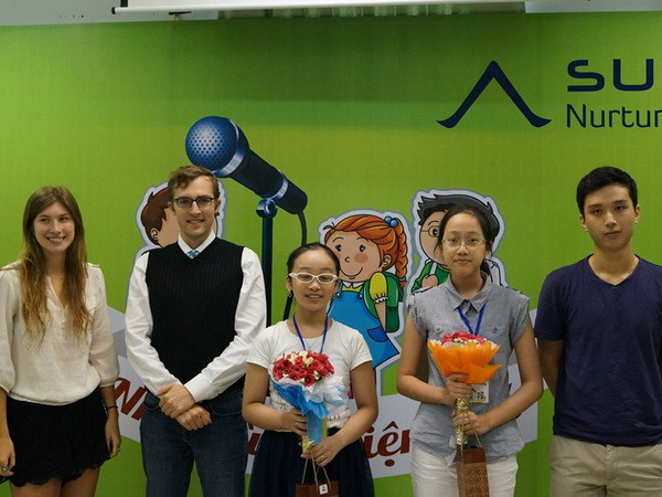 Học sinh trung học cơ sở Hà Nội trổ tài hùng biện tiếng Anh ảnh 1