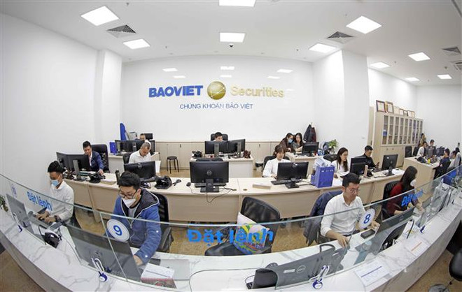 Sắc xanh bao trùm hầu hết các nhóm ngành, VN-Index tăng 9 điểm ảnh 1