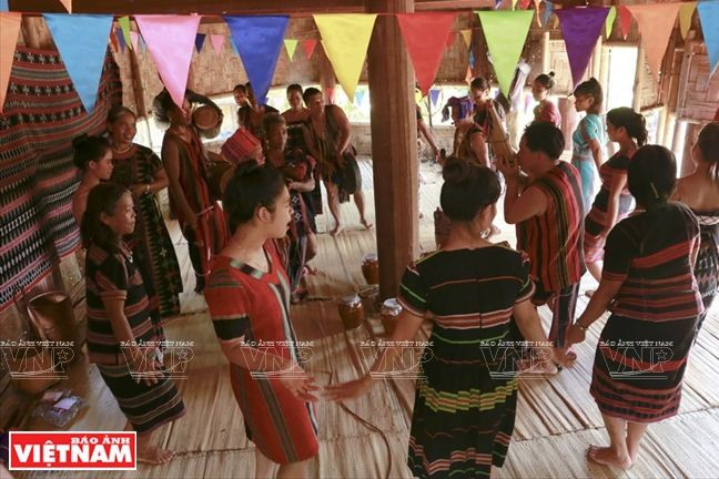 Nét văn hóa đặc sắc trong lễ mừng nhà mới của người Cơ Tu ảnh 11