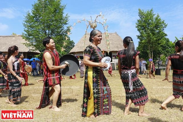 Nét văn hóa đặc sắc trong lễ mừng nhà mới của người Cơ Tu ảnh 2