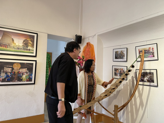 Triển lãm di sản văn hóa và nhạc cụ dân tộc Việt Nam tại Pháp ảnh 3