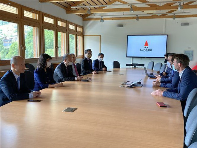 Thị trấn của Pháp mong muốn hợp tác với các địa phương của Việt Nam ảnh 1