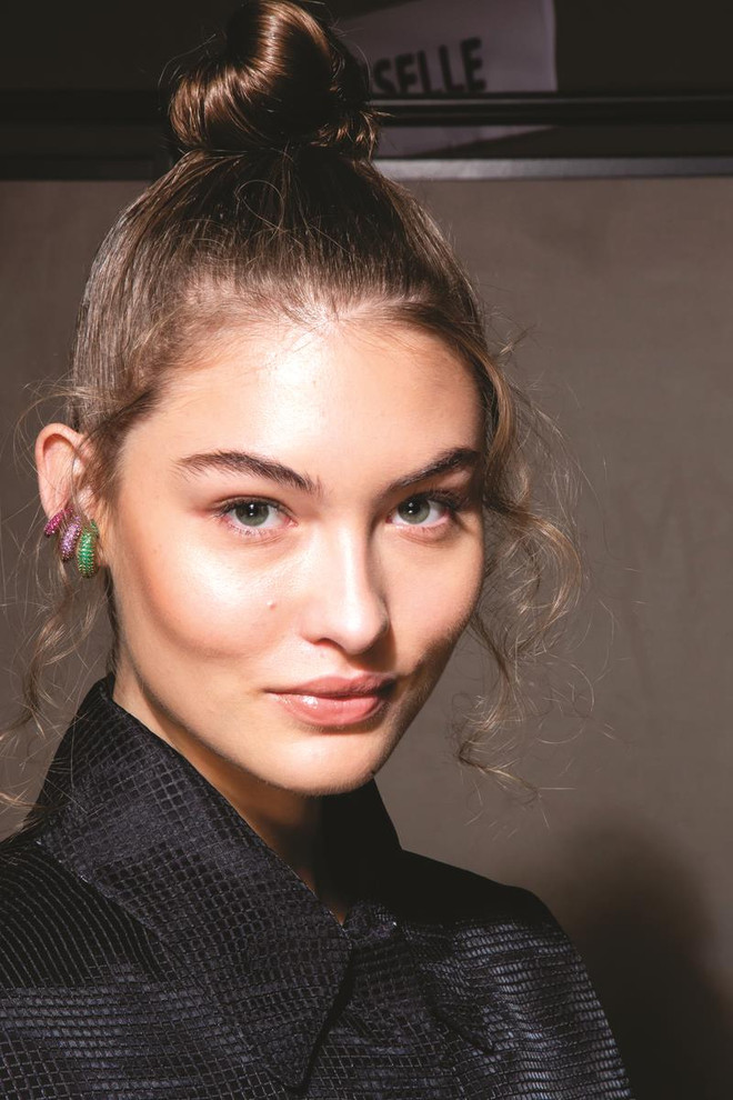 Dù kiểu trang điểm nào lên ngôi, hàng mày trau chuốt vẫn là chân lý ảnh 1