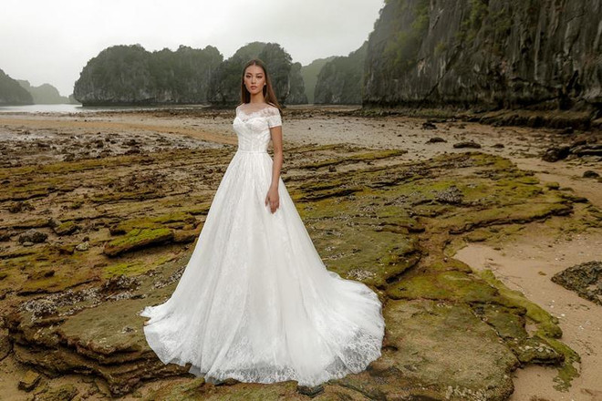 Rung động trước thiết kế váy cưới đẹp như mơ của Chung Thanh Phong ảnh 4