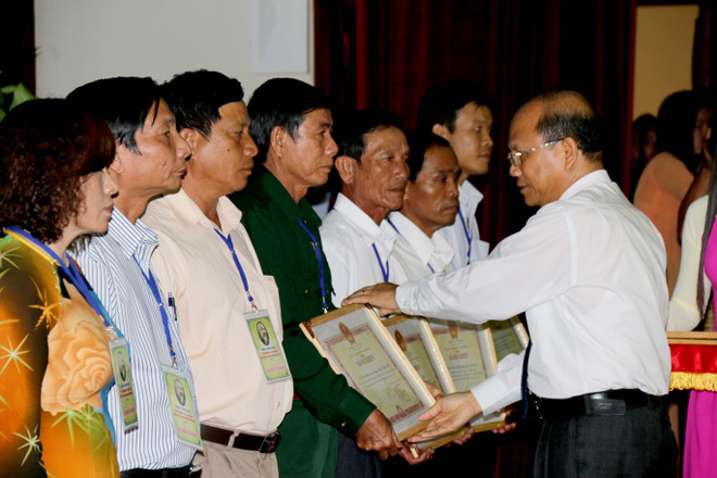 Các tỉnh tổng kết bốn năm học tập và làm theo gương Bác Hồ ảnh 1