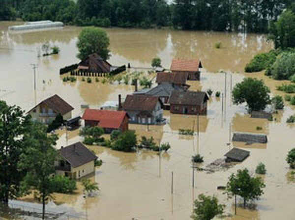 Serbia ban bố tình trạng khẩn cấp trên toàn quốc do lũ lụt ảnh 1